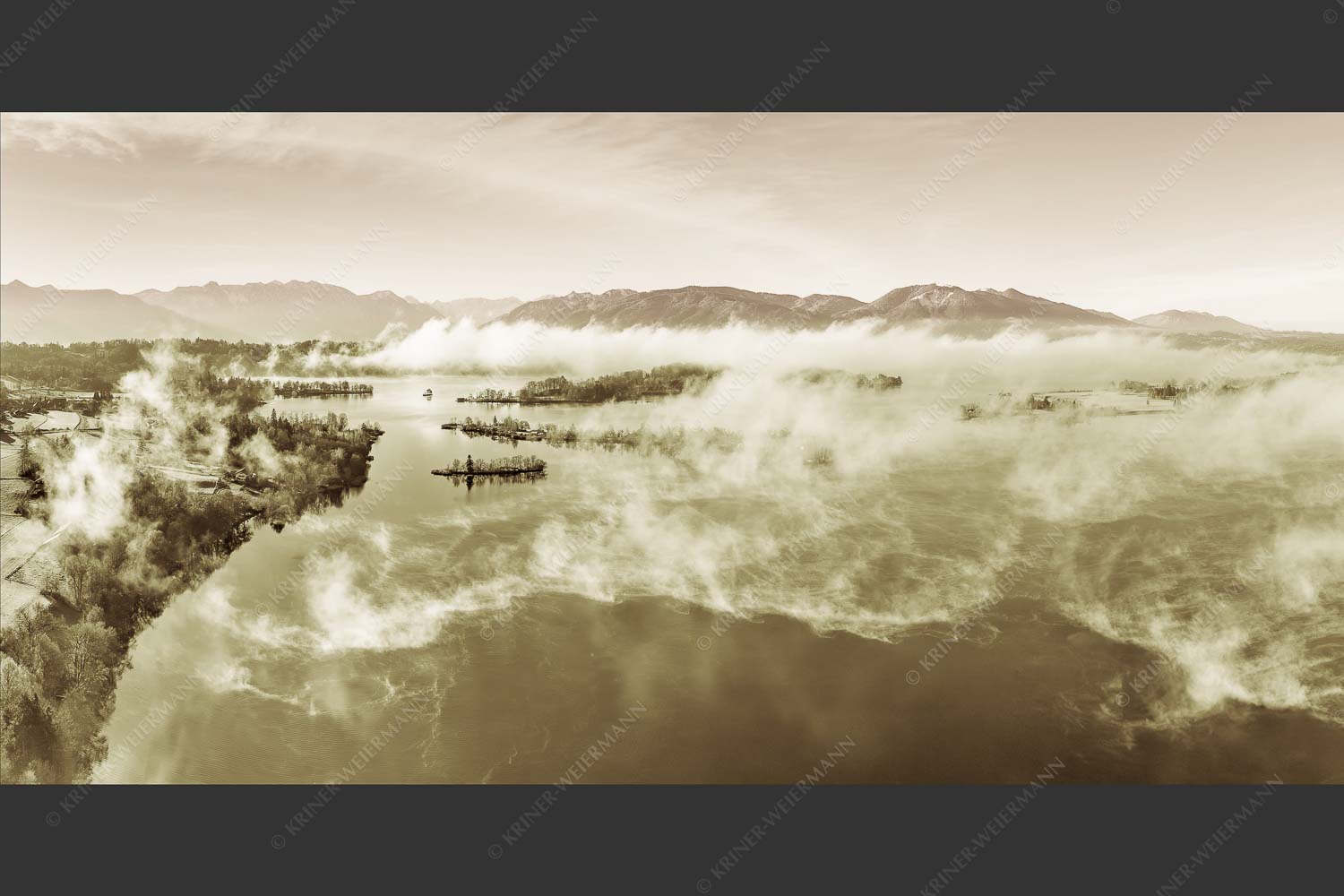 Blick über die Nebel am Staffelsee - Es lichtet sich 2:1 sepia -- Staffelsee Nebel Murnau Seehausen - mehr Infos bei www.Kriner-Weiermann.de