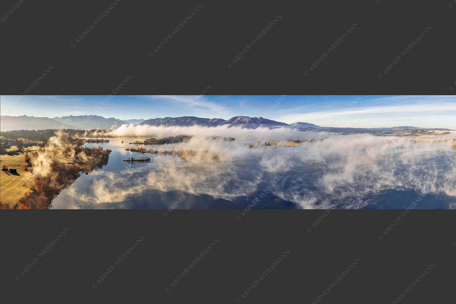 Blick über die Nebel am Staffelsee - Es lichtet sich 4:1 -- Staffelsee Nebel Murnau Seehausen - mehr Infos bei www.Kriner-Weiermann.de