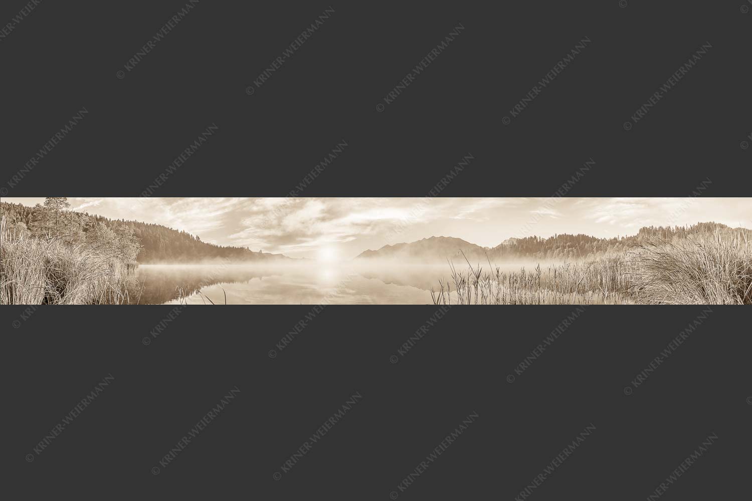 Aufgehende Sonne über dem Barmsee mit Soierngebirge - Feinster Morgen 7:1 sepia -- Sonnenaufgang am Barmsee - mehr Infos bei www.Kriner-Weiermann.de