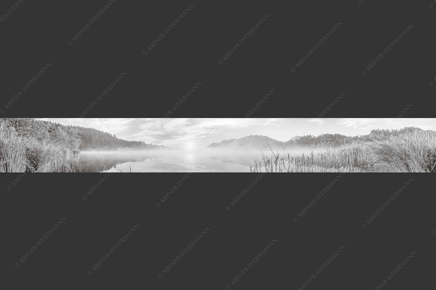 Aufgehende Sonne über dem Barmsee mit Soierngebirge - Feinster Morgen 8:1 sw -- Sonnenaufgang am Barmsee - mehr Infos bei www.Kriner-Weiermann.de