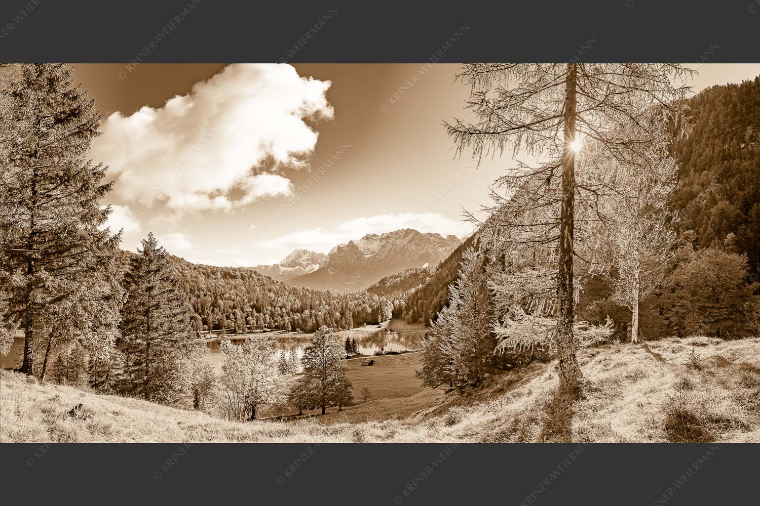 Blick über Ferchensee aufs Karwendel - Ferchenseeherbst 2:1 sepia -- Ferchensee mit Karwendel - mehr Infos bei www.Kriner-Weiermann.de