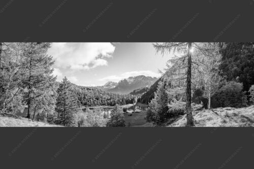 Blick über Ferchensee aufs Karwendel - Ferchenseeherbst 3:1 sw -- Ferchensee mit Karwendel - mehr Infos bei www.Kriner-Weiermann.de