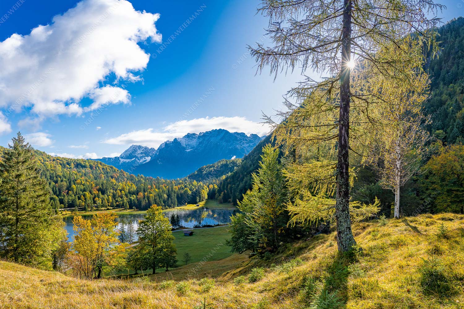 Blick über Ferchensee aufs Karwendel - Ferchenseeherbst 3:2 -- Ferchensee mit Karwendel - mehr Infos bei www.Kriner-Weiermann.de