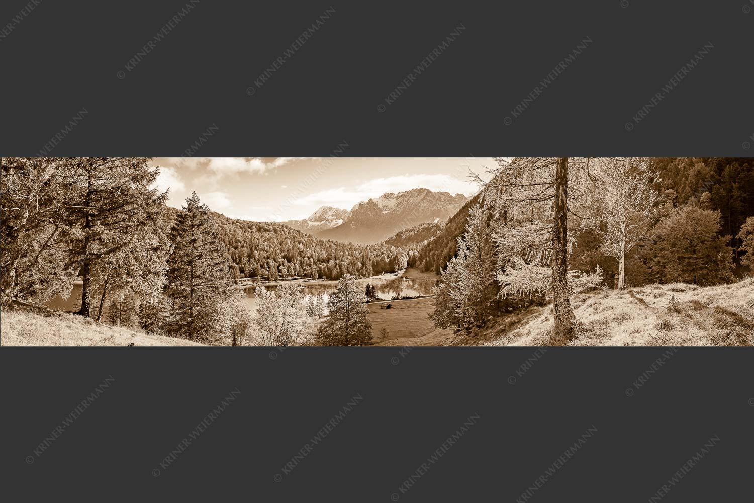 Blick über Ferchensee aufs Karwendel - Ferchenseeherbst 4:1 sepia -- Ferchensee mit Karwendel - mehr Infos bei www.Kriner-Weiermann.de