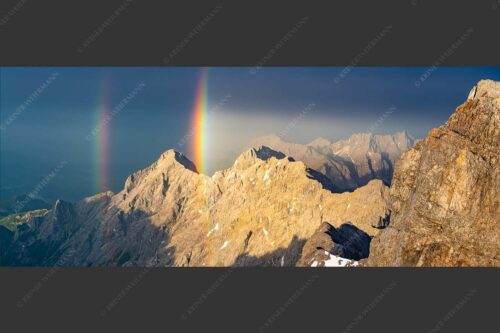 Doppelregenbogen an der Alpspitze im Wetterstein - Fontäne 2,5:1  -- Regenbogen an der Alpspitze - mehr Infos bei www.Kriner-Weiermann.de