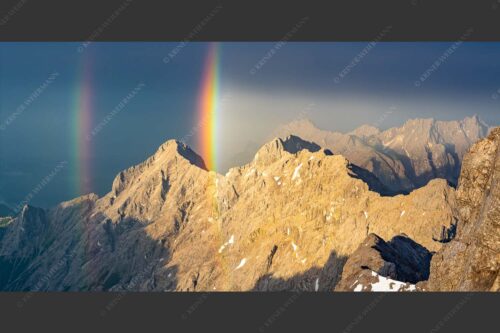 Doppelregenbogen an der Alpspitze im Wetterstein - Fontäne 2:1  -- Regenbogen an der Alpspitze - mehr Infos bei www.Kriner-Weiermann.de