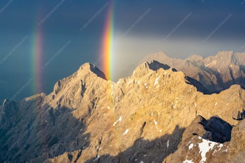 Doppelregenbogen an der Alpspitze im Wetterstein - Fontäne 3:2  -- Regenbogen an der Alpspitze - mehr Infos bei www.Kriner-Weiermann.de