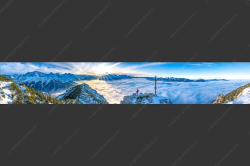 Blick vom Signalkopf über Wolkenmeer zum Sonnenuntergang im Wetterstein - Fortuna 6:1  -- Bergsteiger am Signalkopf im Soierngebirge - mehr Infos bei www.Kriner-Weiermann.de