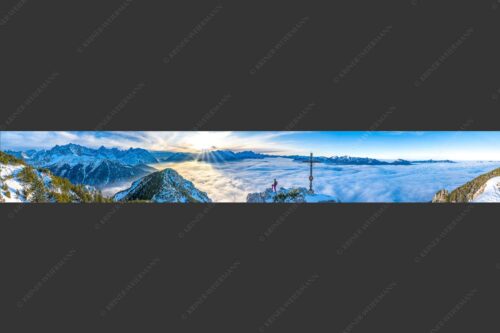Blick vom Signalkopf über Wolkenmeer zum Sonnenuntergang im Wetterstein - Fortuna 7:1  -- Bergsteiger am Signalkopf im Soierngebirge - mehr Infos bei www.Kriner-Weiermann.de