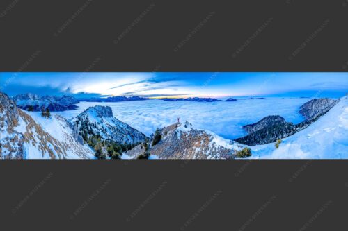 Blick vom Seinskopf über das Wolkenmeer in den Sonnenuntergang - Frei sein 4:1  -- Bergsteiger am Seinskopf im Soierngebirge - mehr Infos bei www.Kriner-Weiermann.de