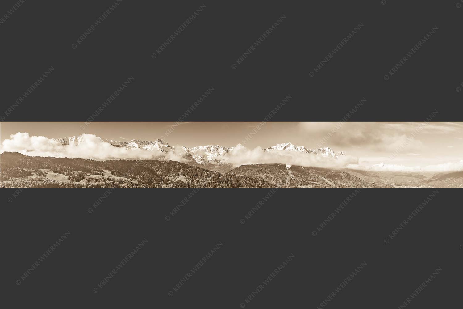 Erstes Grün im Tal und frischer Schnee auf den Bergen im Wettersteingebirge - Frühling und Winter 7:1 sepia -- Dreitorspitzen im Wetterstein - mehr Infos bei www.Kriner-Weiermann.de