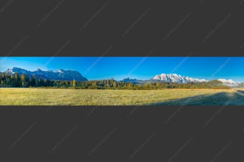 Vom Karwendel über Arnstock und Wettersteingebirge - Ganzes Panorama 5:1  -- Soiern Karwendel und Wetterstein - mehr Infos bei www.Kriner-Weiermann.de