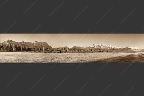 Vom Karwendel über Arnstock und Wettersteingebirge - Ganzes Panorama 5:1 sepia -- Soiern Karwendel und Wetterstein - mehr Infos bei www.Kriner-Weiermann.de