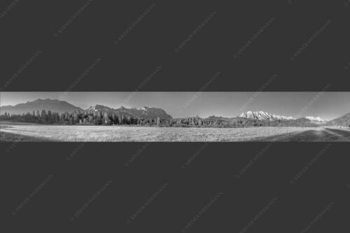 Vom Karwendel über Arnstock und Wettersteingebirge - Ganzes Panorama 7:1 sw -- Soiern Karwendel und Wetterstein - mehr Infos bei www.Kriner-Weiermann.de
