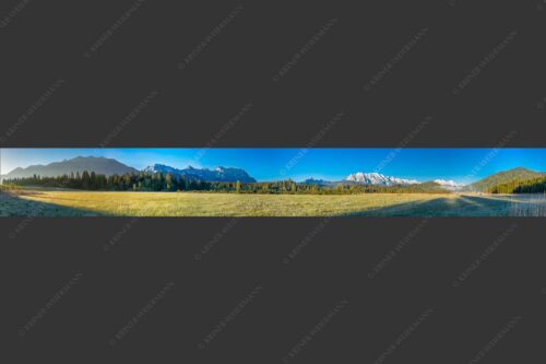 Vom Karwendel über Arnstock und Wettersteingebirge - Ganzes Panorama 8:1  -- Soiern Karwendel und Wetterstein - mehr Infos bei www.Kriner-Weiermann.de