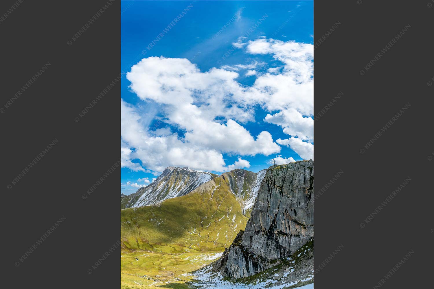 Bergsteiger mit Blick aufs Gatterl und kleinem Wanner im Wettersteingenbirge - Gatterlblick 2:3 -- Gatterl und Hochwanner im Wetterstein - mehr Infos bei www.Kriner-Weiermann.de