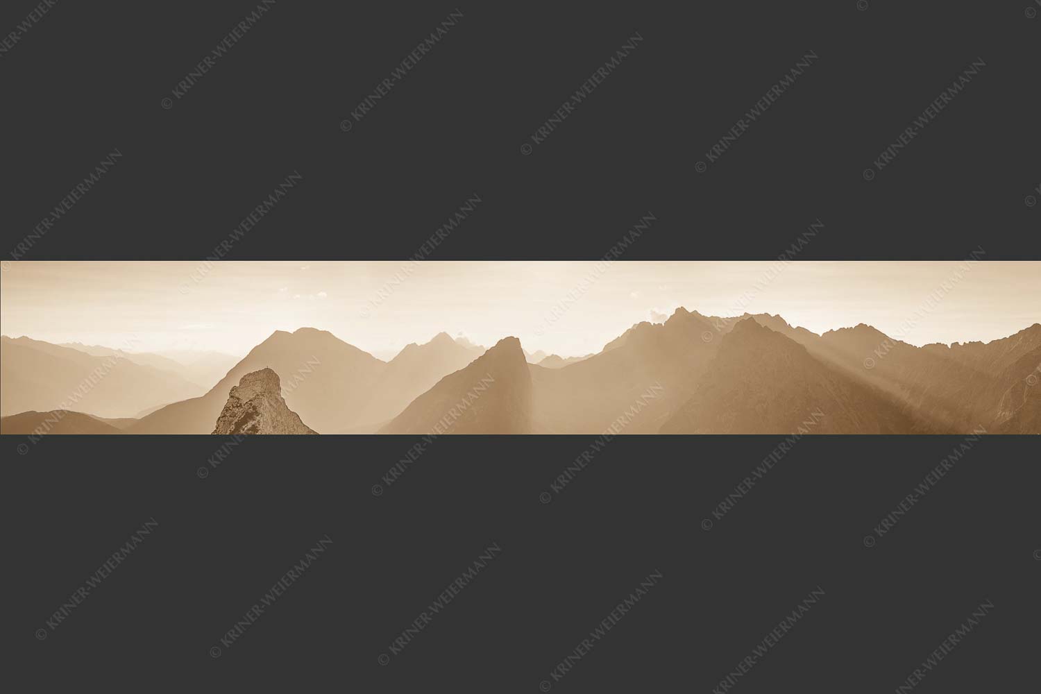 Blick durchs Puittal im Wettersteingebirge - Geblendet 6:1 sepia -- Arnspitzen und Wetterstein - mehr Infos bei www.Kriner-Weiermann.de
