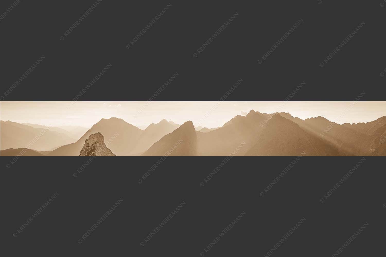 Blick durchs Puittal im Wettersteingebirge - Geblendet 7:1 sepia -- Arnspitzen und Wetterstein - mehr Infos bei www.Kriner-Weiermann.de