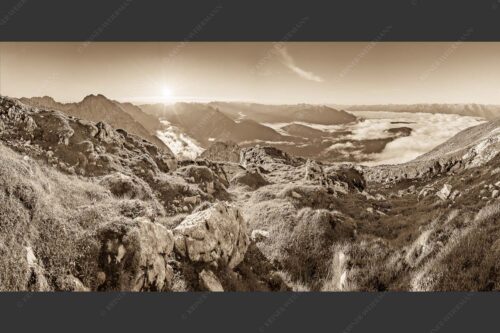 Blick von der Gehrenspitze im Wetterstein übers Leutaschtal in den Sonnenaufgang - Gehrenspitzmorgen 2:1 sepia -- Gehrenspitze mit Leutaschtal - mehr Infos bei www.Kriner-Weiermann.de