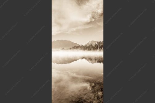 Sommermorgen am Barmsee mit Soiern- und Karwendelgebirge - Gespiegelt 1:2 sepia -- Spiegelung am Barmsee mit Soierngebirge - mehr Infos bei www.Kriner-Weiermann.de