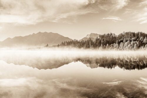 Sommermorgen am Barmsee mit Soiern- und Karwendelgebirge - Gespiegelt 3:2 sepia -- Spiegelung am Barmsee mit Soierngebirge - mehr Infos bei www.Kriner-Weiermann.de