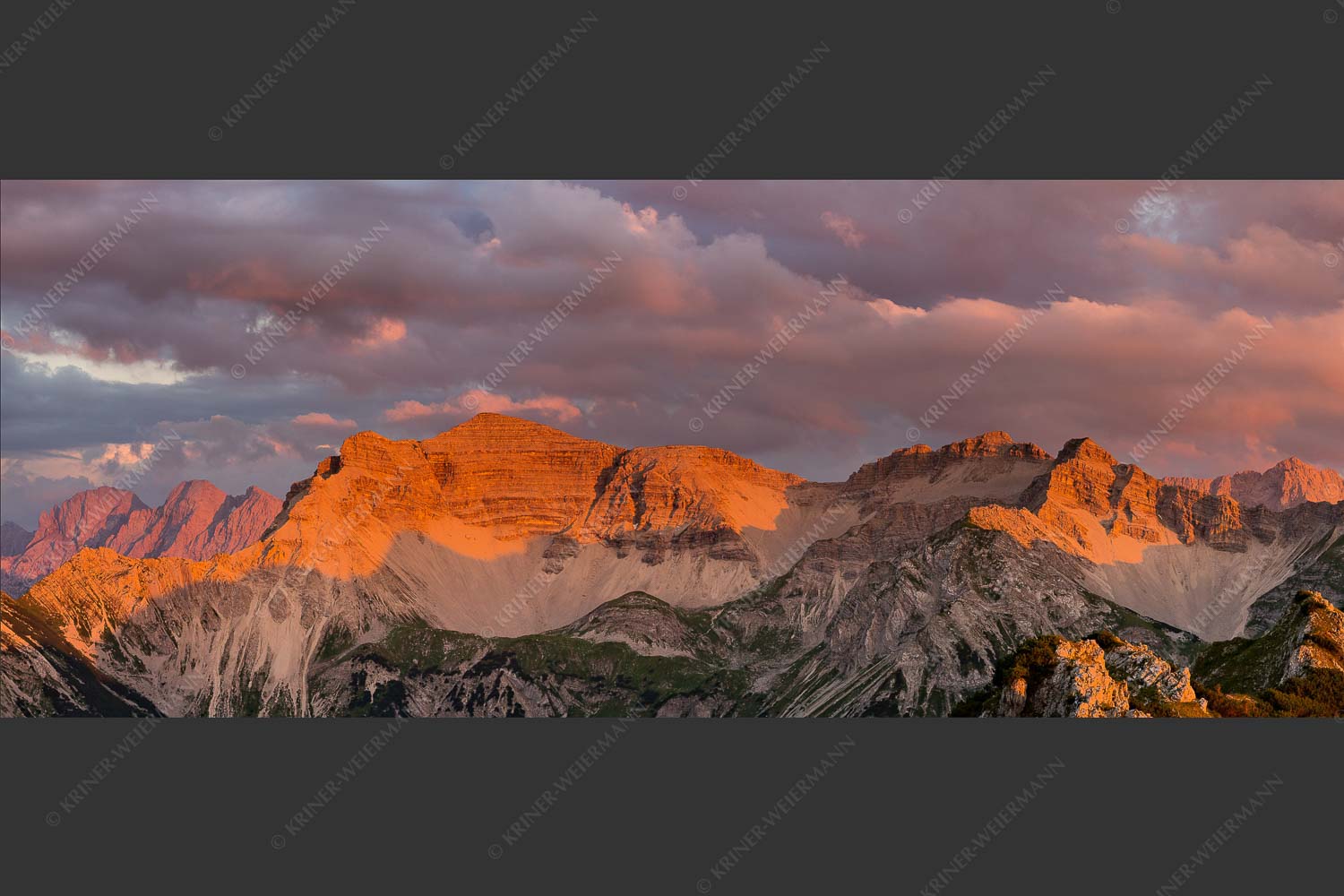 Warmes letztes Tageslicht an der Soiernspitze und im Soierngebirge - Gewaltig 2,5:1  -- Grandiose Abendstimmung im Soierngebirge - mehr Infos bei www.Kriner-Weiermann.de