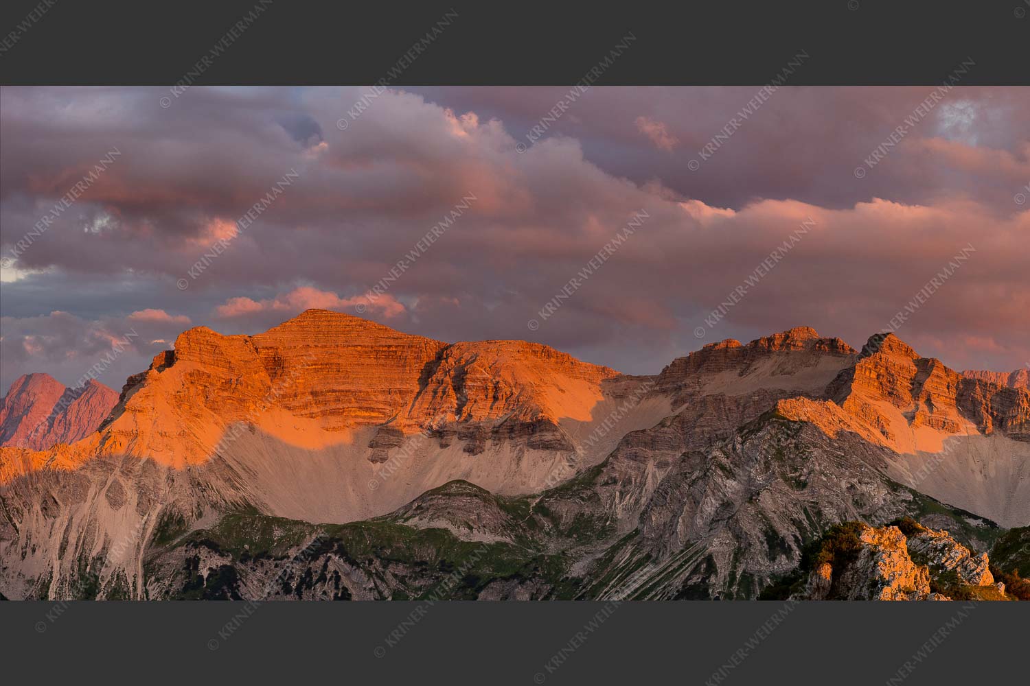 Warmes letztes Tageslicht an der Soiernspitze und im Soierngebirge - Gewaltig 2:1  -- Grandiose Abendstimmung im Soierngebirge - mehr Infos bei www.Kriner-Weiermann.de