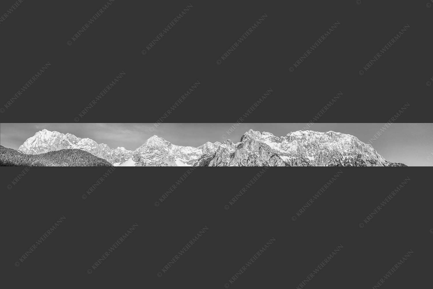 Wörner, Tiefkar und Westliche Karwendelspitze im Abendlicht - Gute Bekannte 10:1 sw -- Karwendelgebirge bei Mittenwald - mehr Infos bei www.Kriner-Weiermann.de