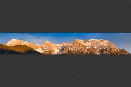 Wörner, Tiefkar und Westliche Karwendelspitze im Abendlicht - Gute Bekannte 6:1  -- Karwendelgebirge bei Mittenwald - mehr Infos bei www.Kriner-Weiermann.de
