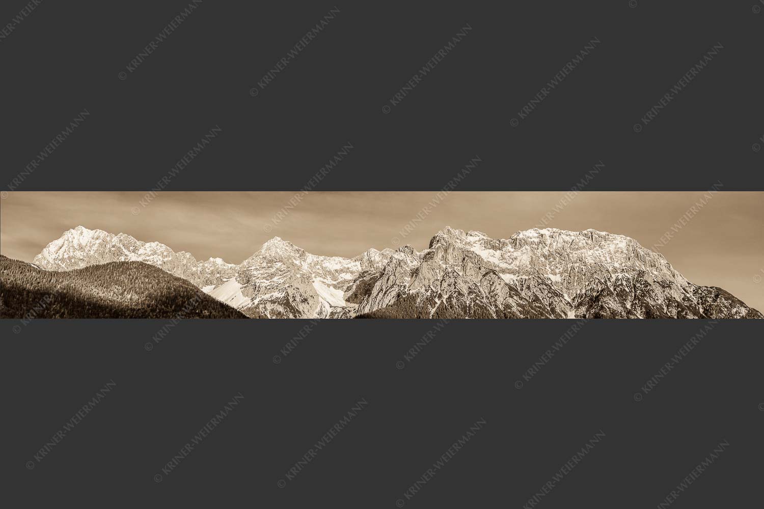 Wörner, Tiefkar und Westliche Karwendelspitze im Abendlicht - Gute Bekannte 6:1 sepia -- Karwendelgebirge bei Mittenwald - mehr Infos bei www.Kriner-Weiermann.de