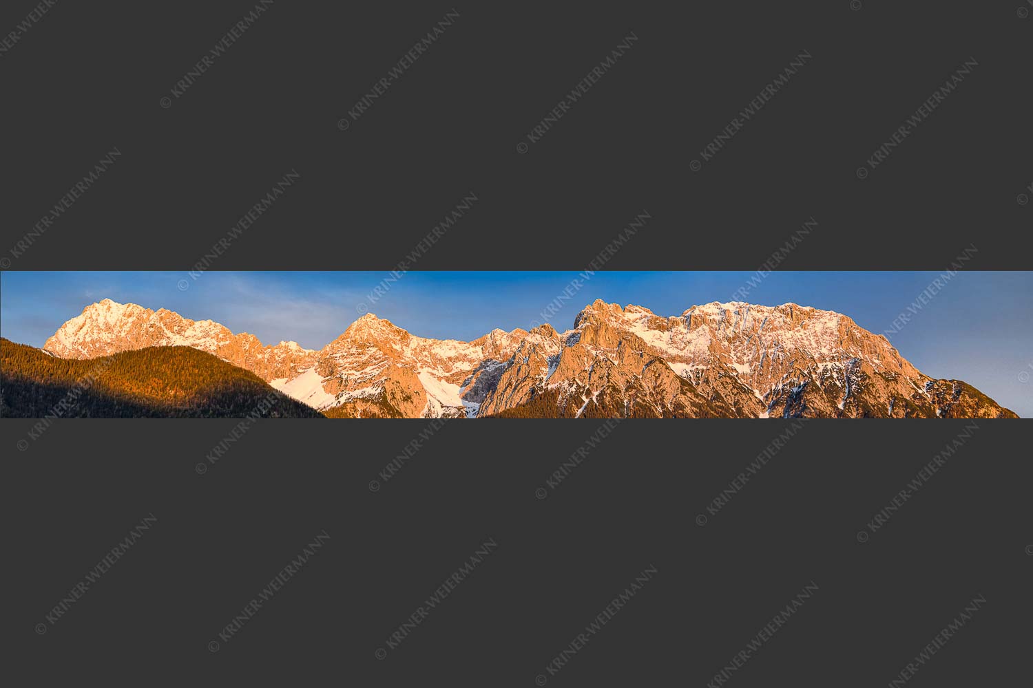 Wörner, Tiefkar und Westliche Karwendelspitze im Abendlicht - Gute Bekannte 7:1  -- Karwendelgebirge bei Mittenwald - mehr Infos bei www.Kriner-Weiermann.de