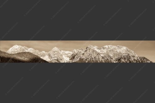 Wörner, Tiefkar und Westliche Karwendelspitze im Abendlicht - Gute Bekannte 7:1 sepia -- Karwendelgebirge bei Mittenwald - mehr Infos bei www.Kriner-Weiermann.de