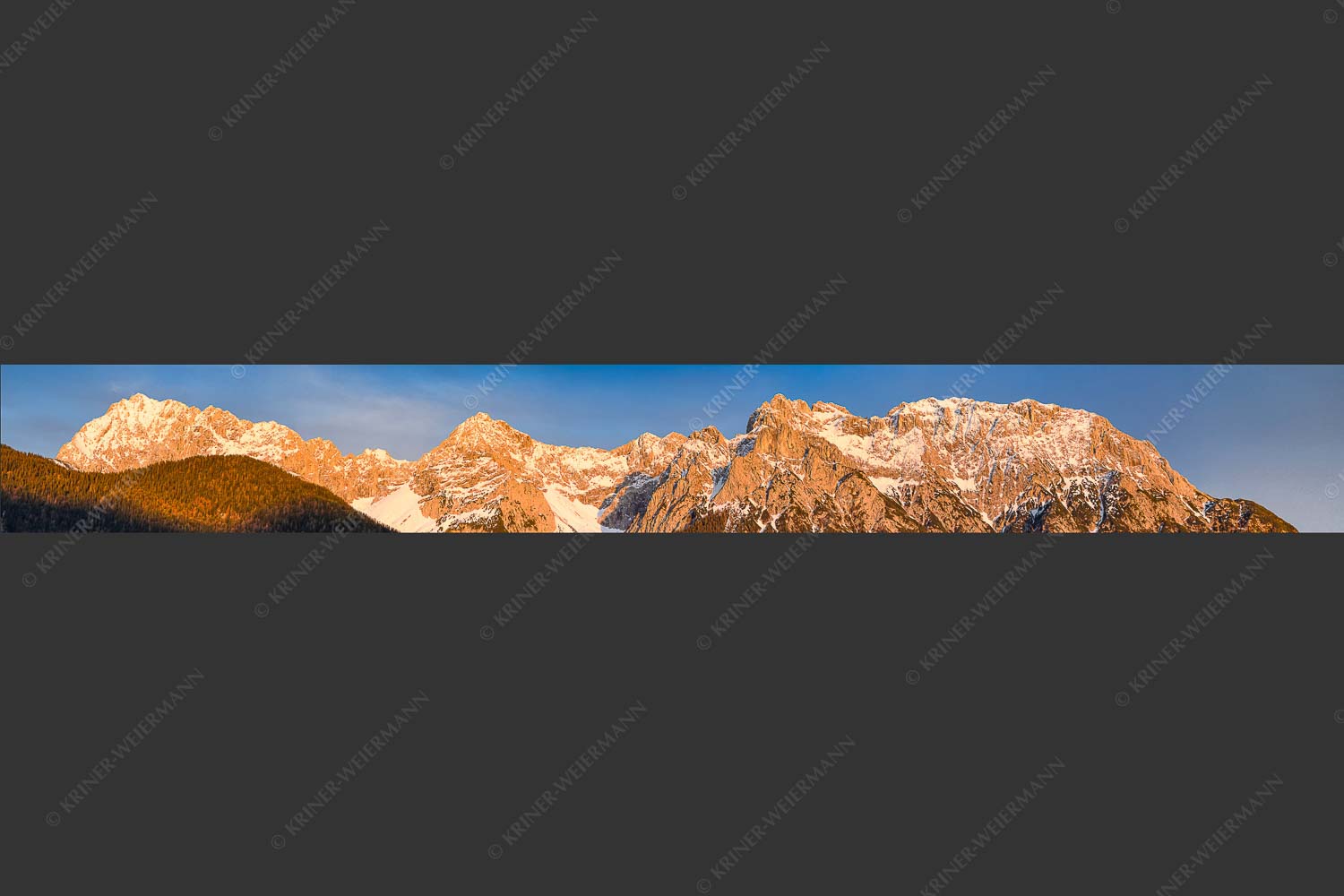 Wörner, Tiefkar und Westliche Karwendelspitze im Abendlicht - Gute Bekannte 8:1 -- Karwendelgebirge bei Mittenwald - mehr Infos bei www.Kriner-Weiermann.de