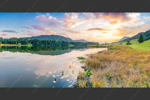 Sonnenuntergang am Geroldsee mit Wettertstein und Wank - Harmonie 2:1  -- Abendstimmung am Geroldsee - mehr Infos bei www.Kriner-Weiermann.de