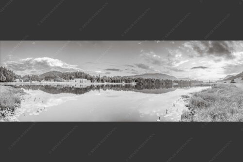 Sonnenuntergang am Geroldsee mit Wettertstein und Wank - Harmonie 3:1 sw -- Abendstimmung am Geroldsee - mehr Infos bei www.Kriner-Weiermann.de