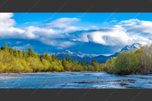 Blick über die Isar zu den Arnspitzen - Heimliches Wahrzeichen 2:1  -- Isar mit den drei Arnspitzen - mehr Infos bei www.Kriner-Weiermann.de