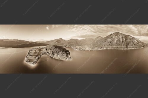 Blick über die Halbinsel Zwergern am Walchensee zum Simetsberg und Wettersteingebirge - Himmelswiesn 3:1 sepia -- Halbinsel Zwergern am Walchensee mit Simetsberg - mehr Infos bei www.Kriner-Weiermann.de