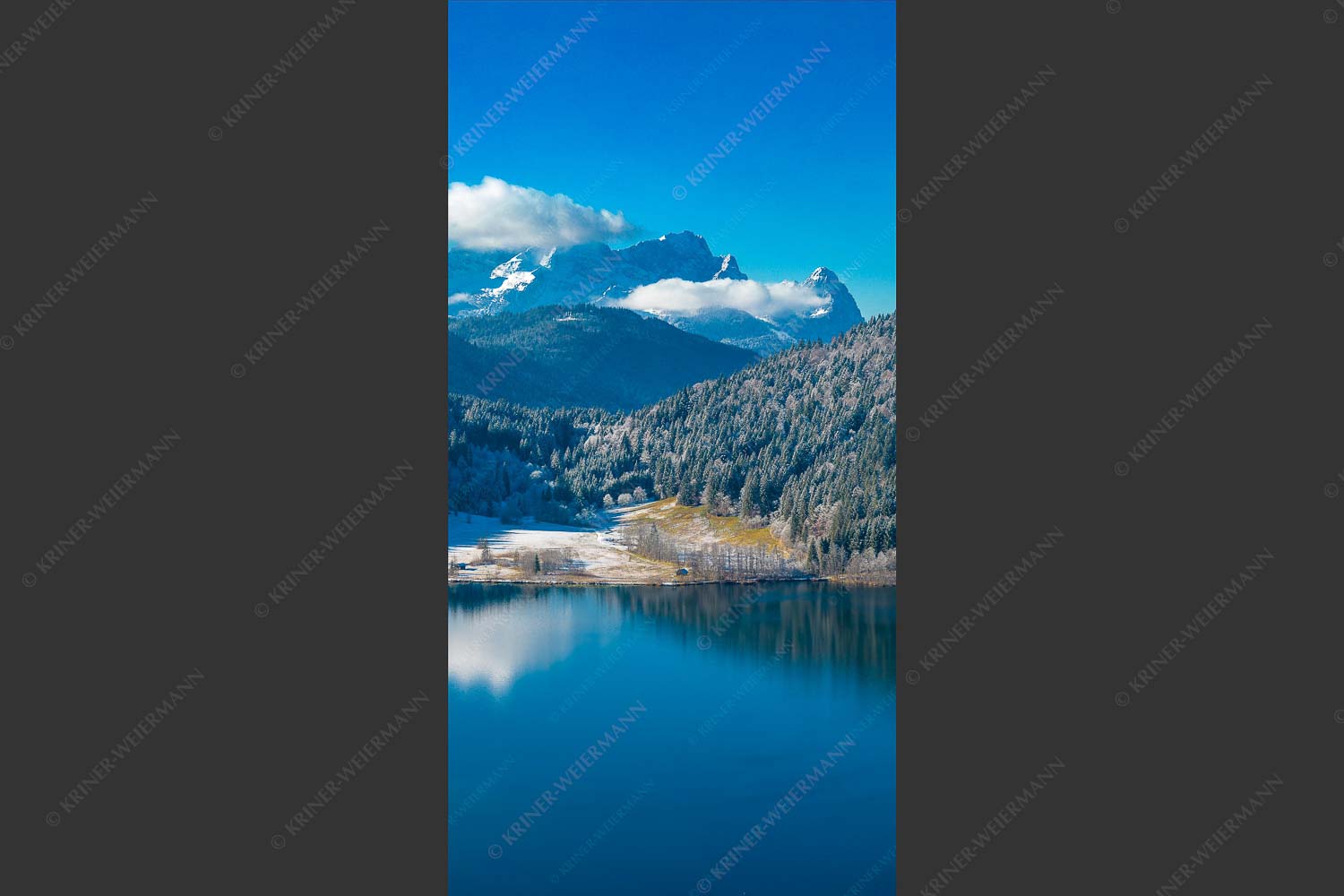 Erster Schnee am Barmsee mit Blick zum Zugspitzmassiv - Hinterm Barmsee 1:2  -- Alpspitze Zugspitze und Waxenstein - mehr Infos bei www.Kriner-Weiermann.de