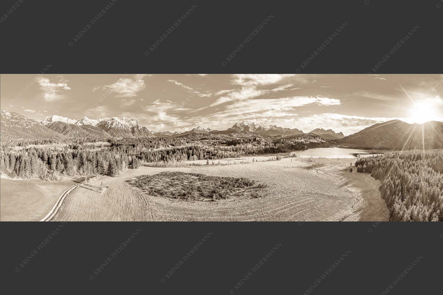 Panorama vom Barmsee mit Karwendel- und Wettersteingebirge - Hoamat 3:1 sepia -- Karwendel Wetterstein und Barmsee - mehr Infos bei www.Kriner-Weiermann.de