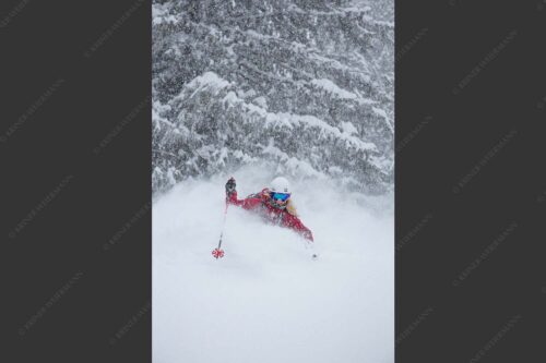 Skifahren bei reichlich Neuschnee - Im Element 2:3  -- Freeride Skifahren - mehr Infos bei www.Kriner-Weiermann.de