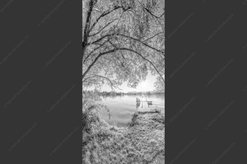 Blick über den Kochelsee in den Sonnenaufgang - Immer wieder geht die Sonne auf 1:2 sw -- Kochelsee - mehr Infos bei www.Kriner-Weiermann.de