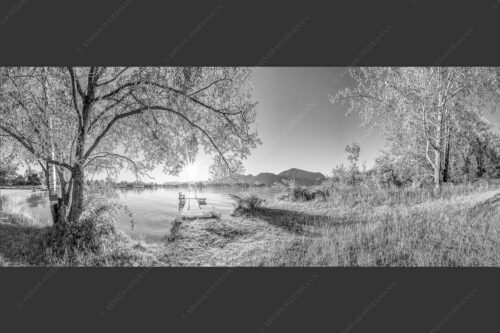 Blick über den Kochelsee in den Sonnenaufgang - Immer wieder geht die Sonne auf 2,5:1 sw -- Kochelsee - mehr Infos bei www.Kriner-Weiermann.de