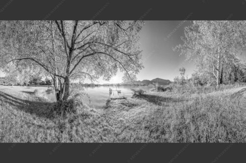 Blick über den Kochelsee in den Sonnenaufgang - Immer wieder geht die Sonne auf 2:1 sw -- Kochelsee - mehr Infos bei www.Kriner-Weiermann.de