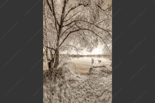 Blick über den Kochelsee in den Sonnenaufgang - Immer wieder geht die Sonne auf 2:3 sepia -- Kochelsee - mehr Infos bei www.Kriner-Weiermann.de
