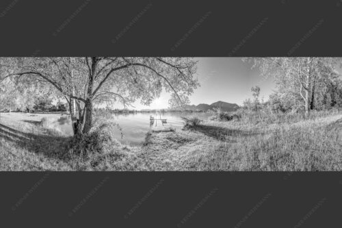 Blick über den Kochelsee in den Sonnenaufgang - Immer wieder geht die Sonne auf 3:1 sw -- Kochelsee - mehr Infos bei www.Kriner-Weiermann.de