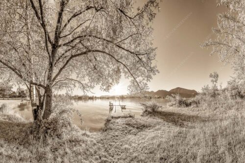 Blick über den Kochelsee in den Sonnenaufgang - Immer wieder geht die Sonne auf 3:2 sepia -- Kochelsee - mehr Infos bei www.Kriner-Weiermann.de