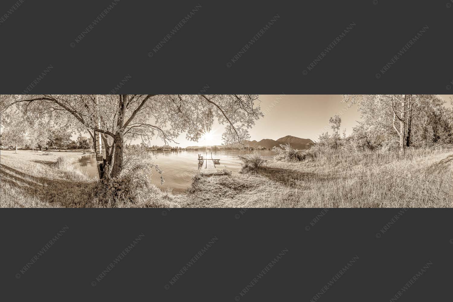 Blick über den Kochelsee in den Sonnenaufgang - Immer wieder geht die Sonne auf 4:1 sepia -- Kochelsee - mehr Infos bei www.Kriner-Weiermann.de