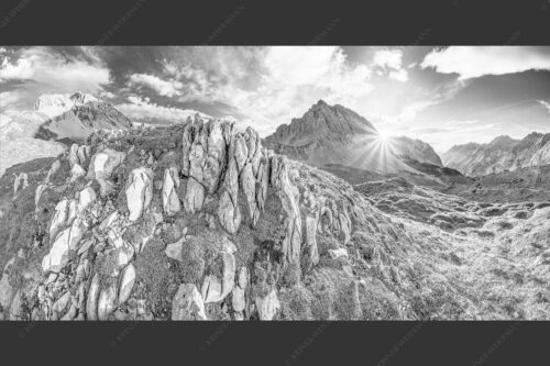 Sonnenuntergang hinter Rumerspitze im Karwendel - In der Pfeis 2:1 sw -- Rumerspitze im Karwendel - mehr Infos bei www.Kriner-Weiermann.de