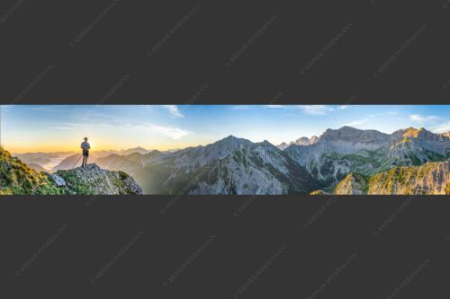 Traditioneller Bergsteiger unterwegs im Karwendel- Soierngebirge - In seiner Hoamat 5:1  -- Historischer Bergsteiger im Soiern - mehr Infos bei www.Kriner-Weiermann.de
