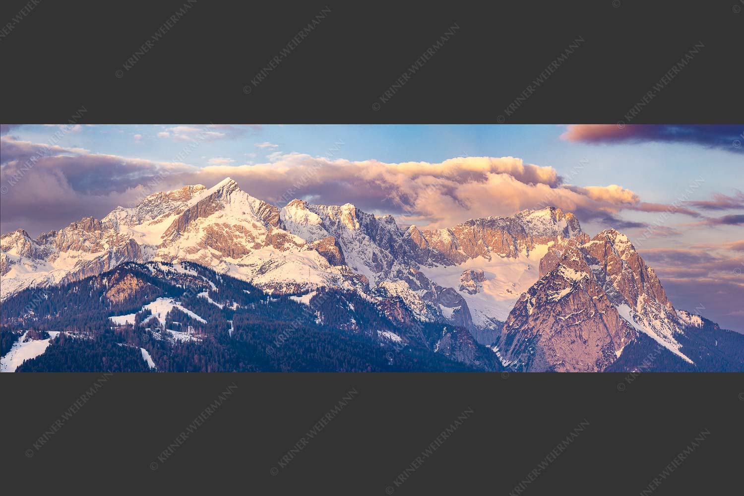 Blick auf Zugspitzmassiv mit Alpspitze, Zugspitze und Waxenstein - Klassikerkette 3:1 -- Alpspitze Zugspitze und Waxenstein - mehr Infos bei www.Kriner-Weiermann.de